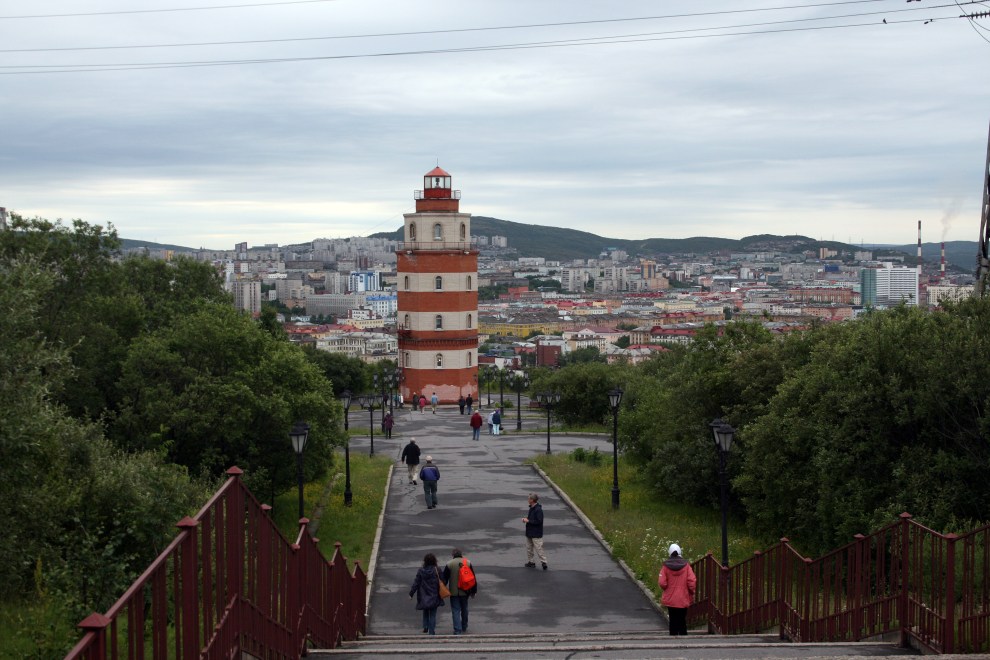 IMG_5820_Murmansk_lighthouse_monument